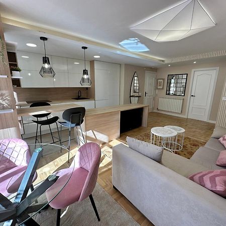 A Un Paso De La Catedral Apartment Burgos Bagian luar foto